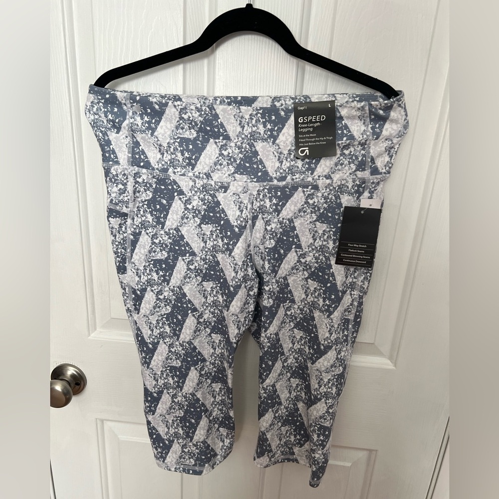 NWT GapFit Knee Length Leggings- Size Large